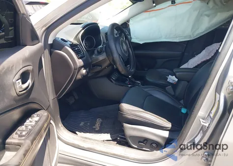 2019 Jeep Compass Limited z USA, uszkodzony, nr VIN 3C4NJCCB4KT802171